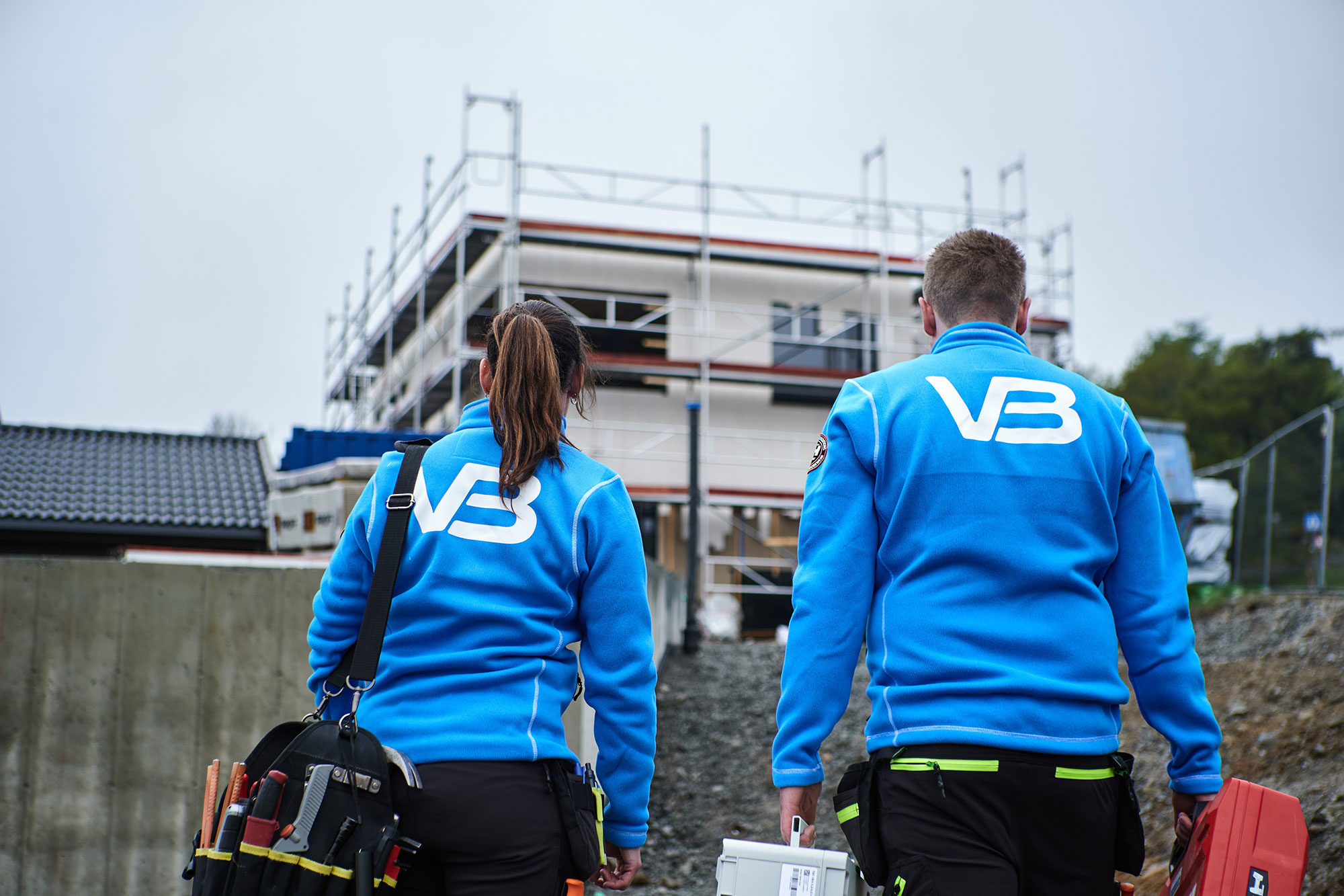 VB-rørleggere på vei til et nybygg